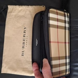 Women's Burberry wallet